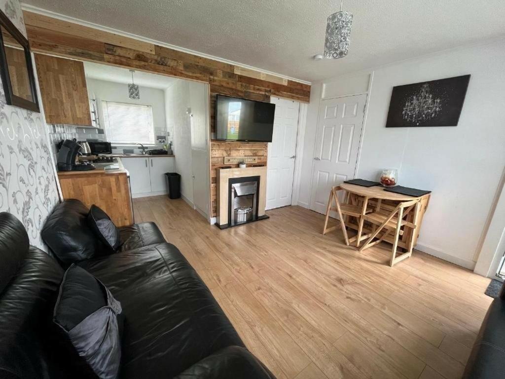 Signature Chalet: Pet-Friendly Retreat with Clubhouse Access Scratby Exterior photo