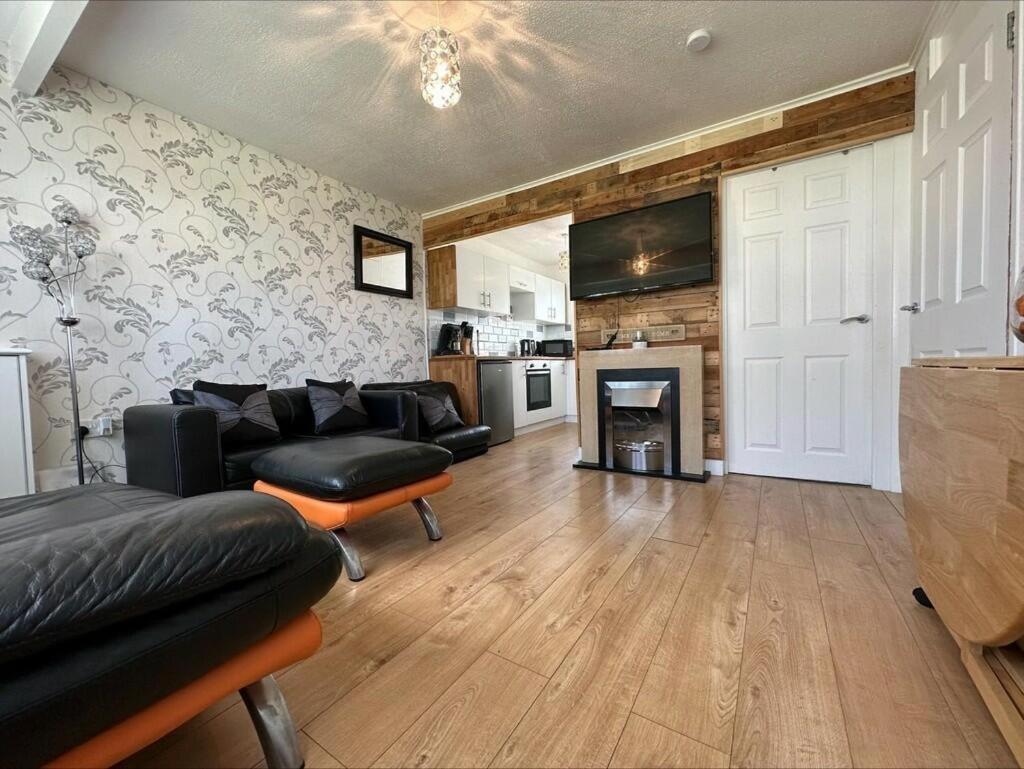 Signature Chalet: Pet-Friendly Retreat with Clubhouse Access Scratby Exterior photo
